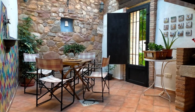 Vacation Home "Ca Josep" with Private Terrace, Balcony & Wi-Fi