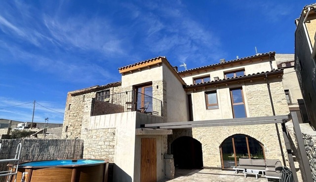 Vacation Home "Cal Bertran" with Private Pool, Shared Terrace & Wi-Fi