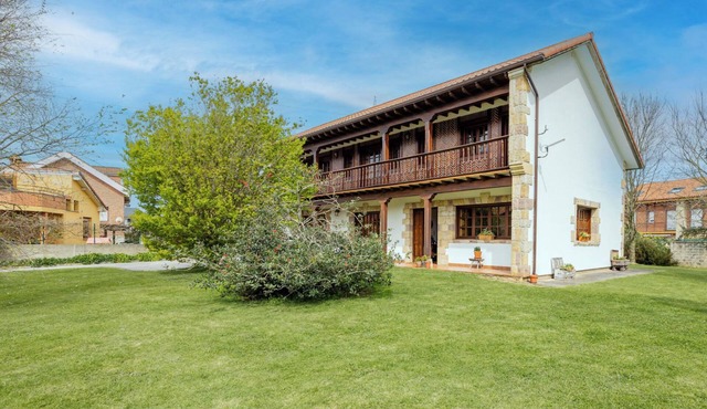 Vacation Home "Casa Montañesa" with 2 Private Terraces, Balcony & Wi-Fi