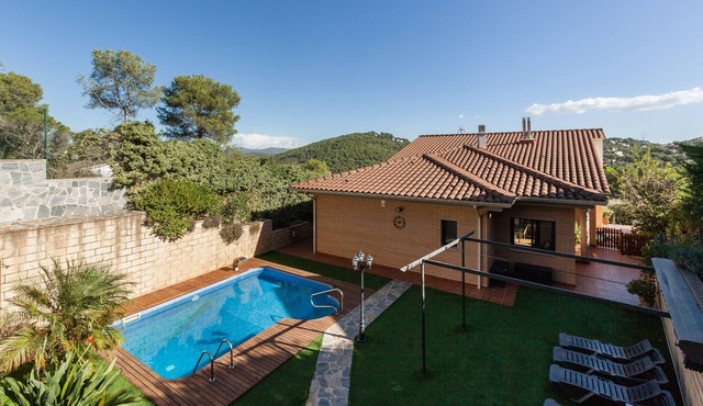 Vacation Home "Casa Lourdes" with Private Pool, Garden & Wi-Fi