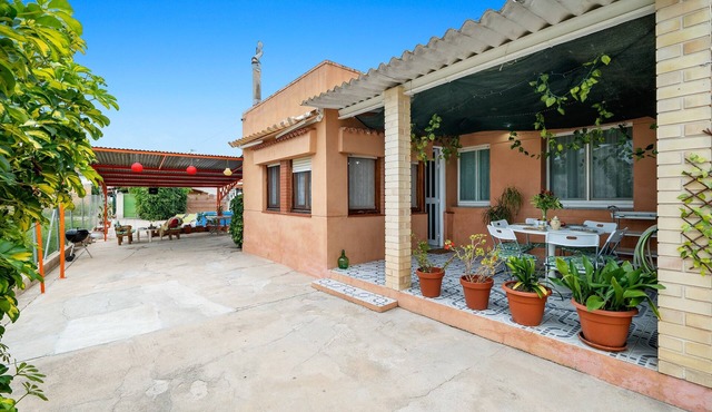 Vacation Home "Ebre Home" with Private Mini Pool, 3 Private Terraces & Wi-Fi