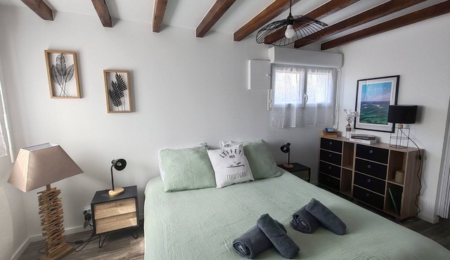 Vacation home - enclosed garden - bicycles included - beaches 800m away