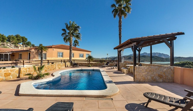 Vacation Home "Finca Malamadre" with Mountain View, Private Pool & Wi-Fi