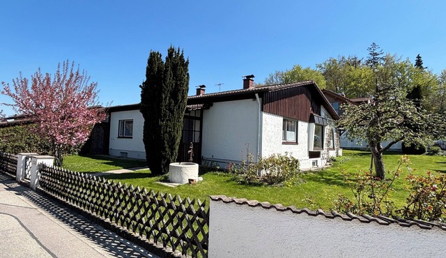 Vacation home for 6 guests - large garden & conservatory in Eresing