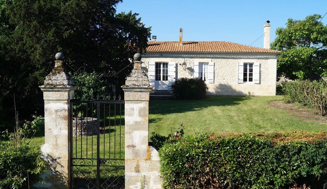 Vacation home for 9 guests with 140m² in Bégadan (125645)