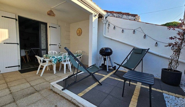 Vacation home for 5 near beach and shops