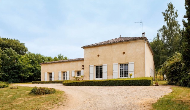 Vacation Home "Le Domaine De Vert-Bois" with 2 Private Terraces & Wi-Fi