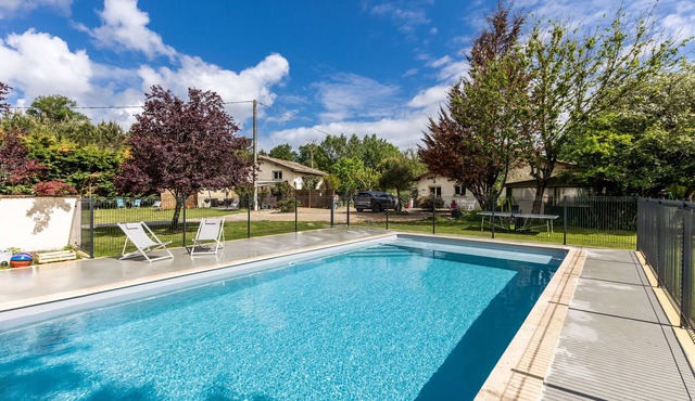 Vacation Home "Gite Senguinous 1" with Shared Pool, Private Terrace & Wi-Fi