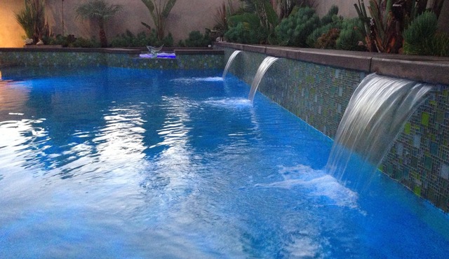 VACATION HOME HAVE POOL & SPA/NEAR TO BEACHES-DISNEYLAND.