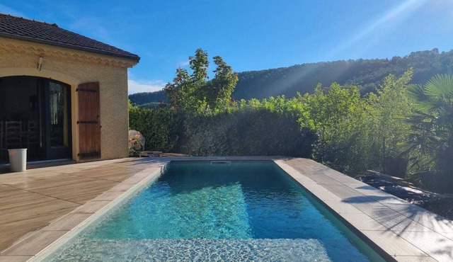 Vacation home in Ardèche with swimming pool. Calm and natural!