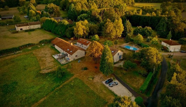 Vacation home in the campaign. For children a playground and heated pool