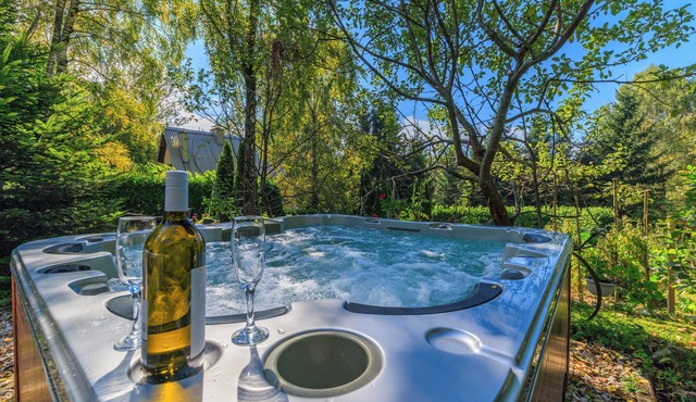 Vacation home in the countryside - natural idyll with whirlpool & pool for 4-5 people