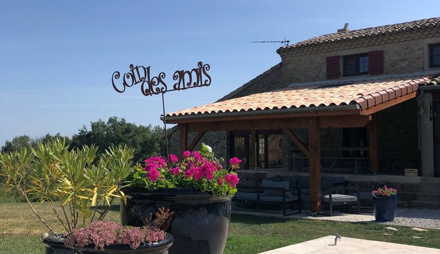 Vacation home in the heart of vineyards and nature