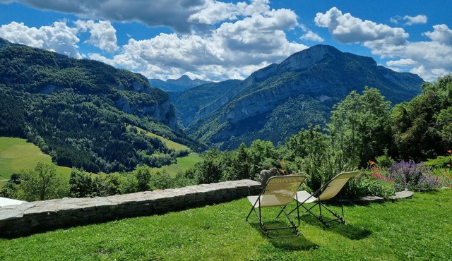 Vacation home in the Vercors completely renovated, wonderful location in the middle of nature