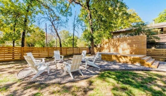 Vacation home in Tool Kemp, Firepit, Boat Ramp Access 5Min Walk Cedar Creek Lake
