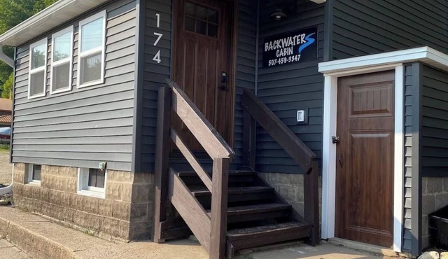 Vacation home in Fountain City, steps from Mississippi River