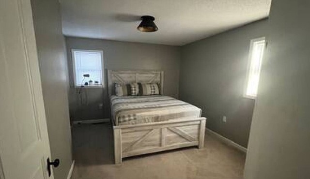 Vacation home in Fountain City, steps from Mississippi River