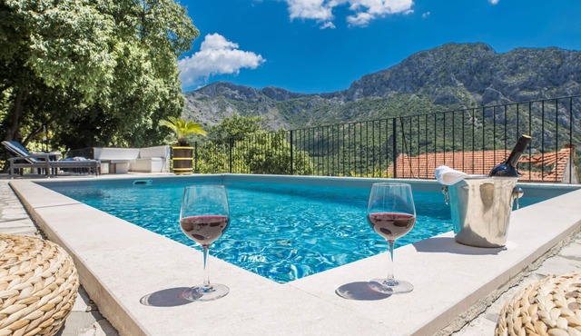 Vacation home in Zaostrog, private pool, heated, terrace, garden, sea view, barbecue, WiFi