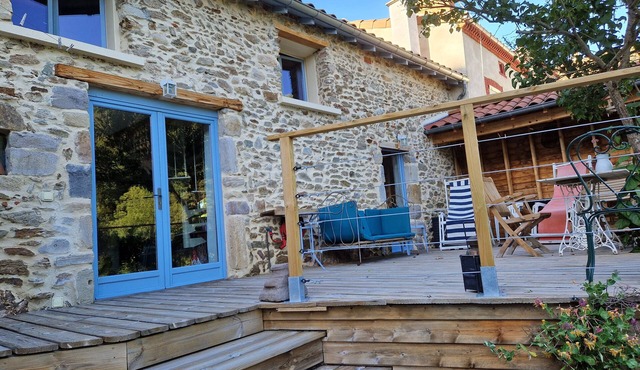 Vacation Home 'La Maison du Vigneron' with Mountain View, Tennis Court & Wi-Fi