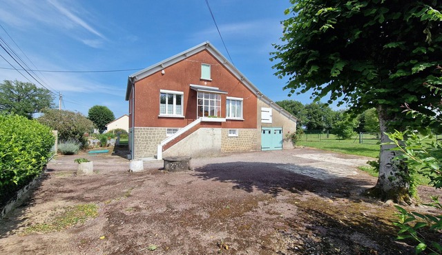 Vacation Home "Le Grand Bourg" with Private Garden & Wi-Fi