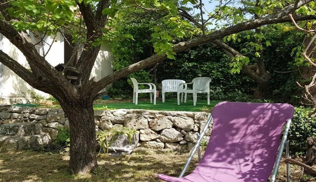 Vacation Home "Les Marronniers Du Luberon" with Private Terrace, Private Garden & Wi-Fi