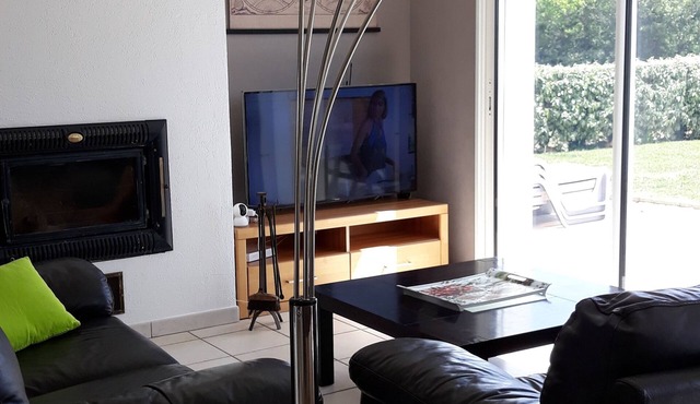 Vacation home located in a cul-de-sac 800 metres from the beach