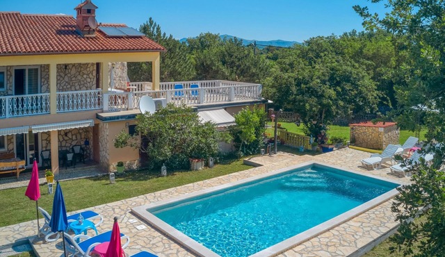 Vacation home Lola by Interhome