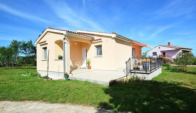 Vacation home Lory by Interhome