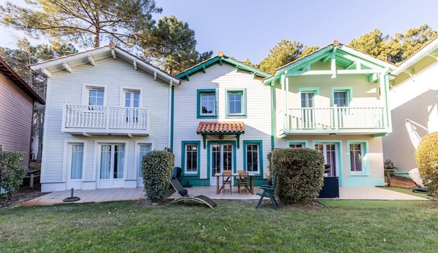 Vacation Home "Maison avec vue" with Shared Pool and Garden