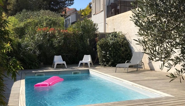 Vacation home, near beaches, garden, swimming pool, beautiful view, sleeps 12