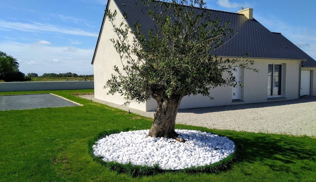 Vacation home near the sea in Créances