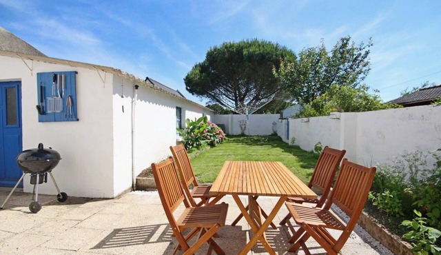 Vacation home near the sea, sleeps 5, pets welcome