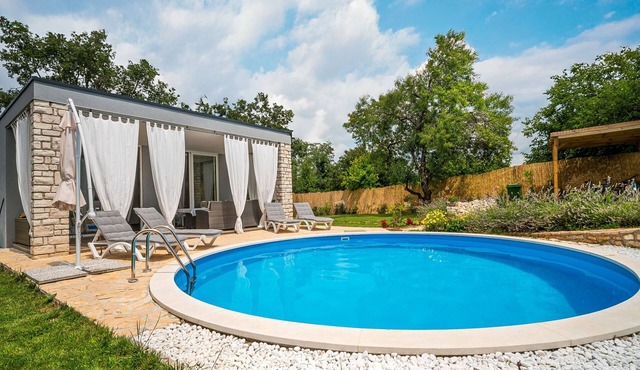 Vacation home Ofelia by Interhome