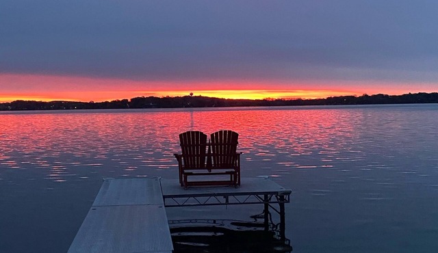Vacation Home on Lake Waubesa - Close to Madison yet peaceful