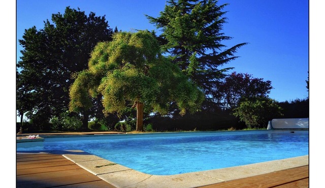 Vacation home, private terrace, shared swimming pool (12 x 6, salt water), quiet location