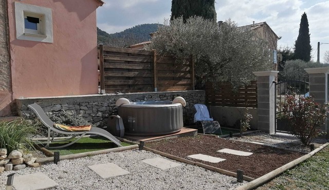 Vacation home rental 6 persons near Vaison La Romaine
