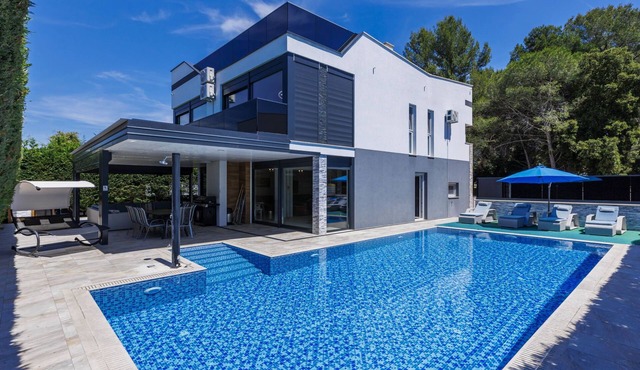 Vacation home Rial 1 by Interhome