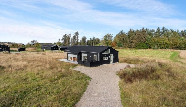 Vacation home "Severi" - 1.5km from the sea in NW Jutland in Hjørring - 7 persons, 3 bedrooms