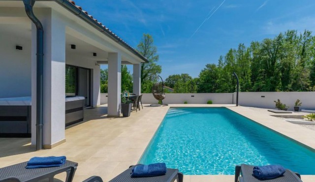 Vacation home Vine by Interhome