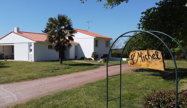 Vacation home with spa and sauna in the Vendée, sleeps 12 to 14