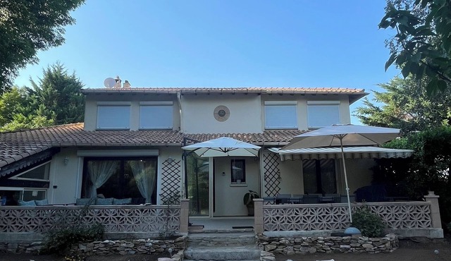 Vacation home with garden. An exceptional territory with many possibilities