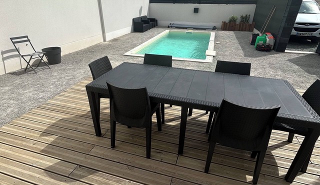 VACATION HOME WITH HEATED POOL