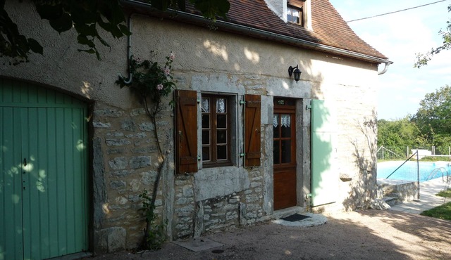 Vacation home with swimming pool in the Causses du Quercy nature park