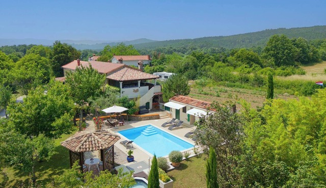 Vacation home Zatka - 6 persons, private pool, whirlpool, barbecue