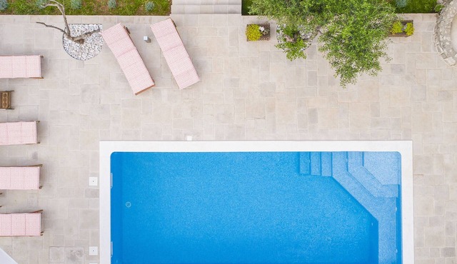 Vacation house Šumica with heated pool, air-conditioned!