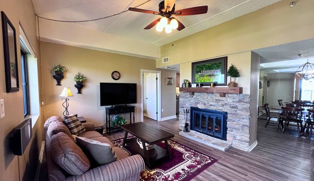 Vacation in a Stunning Third-Floor Unit at Sugar Mountain