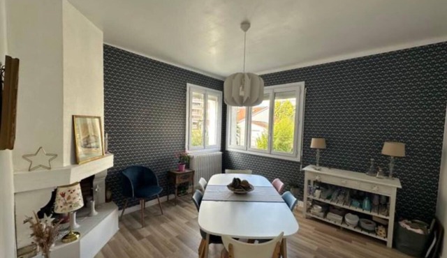 Vacation in Chaville. Paris is a stone's throw away. View of Versailles