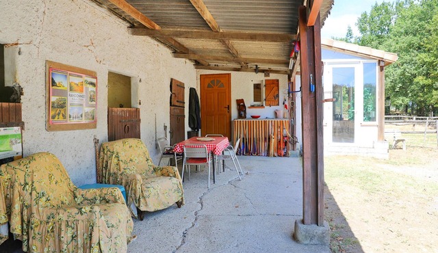 Vacation in the heart of an equestrian farm in the Haut Agenais region.