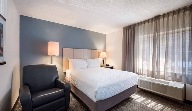 Vacation is Calling! 3 Posh Units, Short Drive to Ann Arbor Hands-On Museum