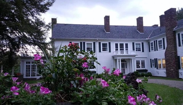 Vacation Like Gatsby on This Historic 500-Acre Fairy Tale Estate